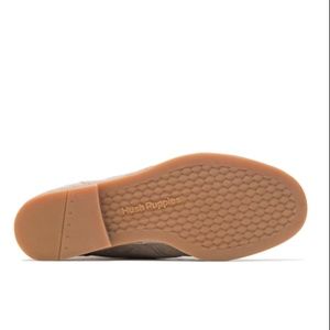 Hush Puppies Shoes - Hush Puppies Chukka Taupe Suede boot size 7.5 Hush Puppies Shoes - Hush Puppies Chukka Taupe Suede boot size 7.5